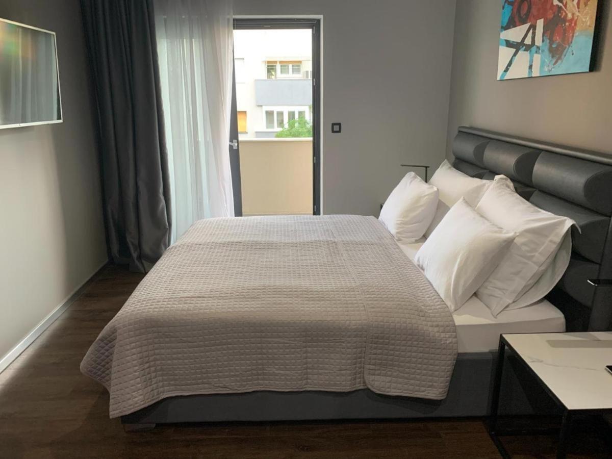 Roof 69 Rooms 斯普利特 外观 照片